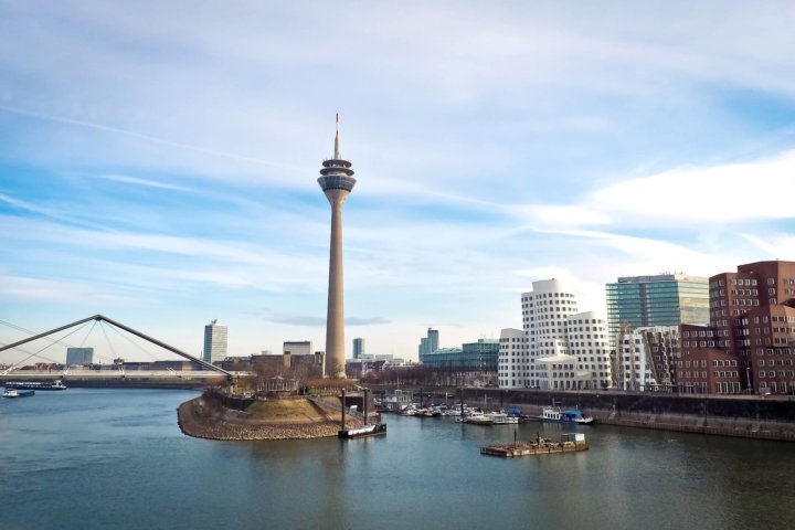 Blick auf den Medien Hafen Düsseldorf